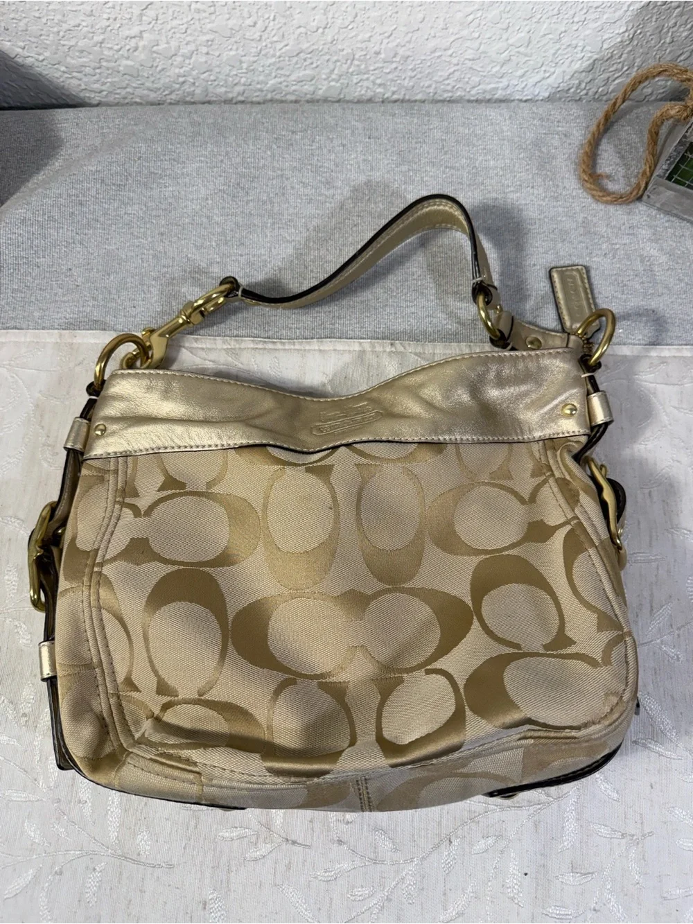Coach Zoe Signature Khaki Gold Jacquard Canvas Hobo Shoulder Bag Purse Y2K - Picture 3 of 15